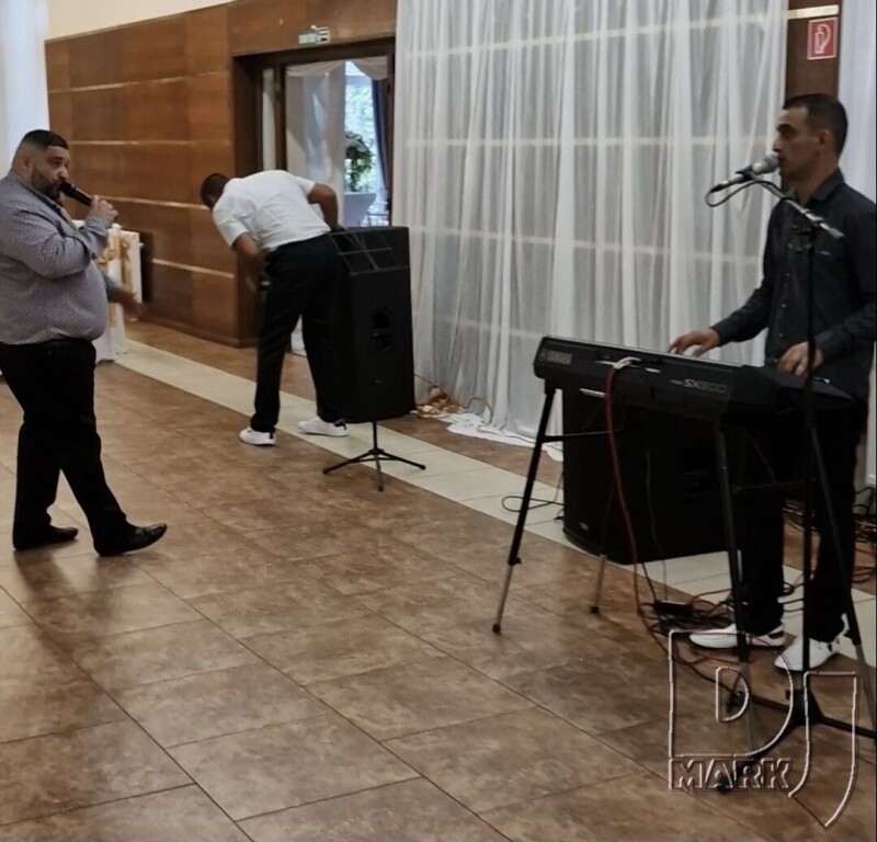 Cigánska kapela - Svadba sa konala na mieste Archíve Vín vo Vrábľoch dňa 13.9.2025 v okres Nitra na svadbe hrala cigánska kapela, cimbalovka a DJ MARK 